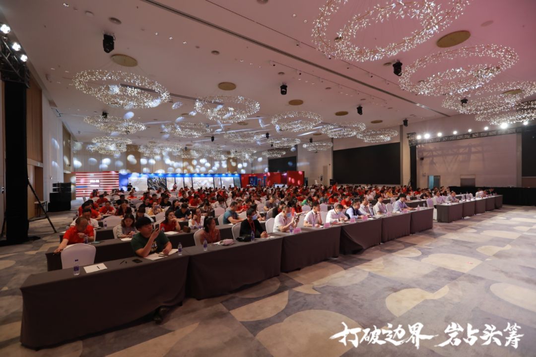 群星璀璨，共譜華章 | 2021將軍企業(yè)戰略營(yíng)銷(xiāo)峰會(huì )答謝晚宴盛大舉行！(圖2)