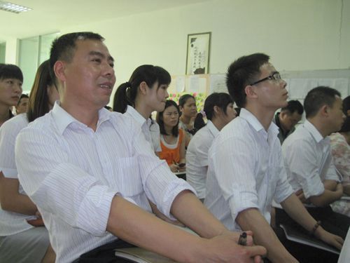 2010年將軍企業(yè)年中大會(huì )圓滿(mǎn)召開(kāi)
(圖4)