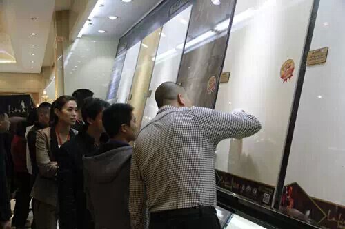 【峰會(huì )一線(xiàn)】大將軍陶瓷2015年戰略合作伙伴峰會(huì )正式拉開(kāi)帷幕
(圖10)