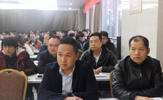 眾志成城 揚帆起航——2017將軍企業(yè)新春工作會(huì )議圓滿(mǎn)召開(kāi)
(圖4)