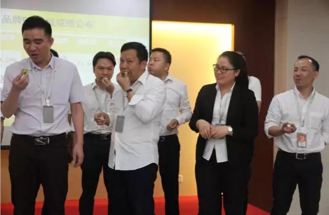 強化學(xué)習交流 提升核心競爭力——將軍企業(yè)4月工作會(huì )議圓滿(mǎn)召開(kāi)
(圖5)