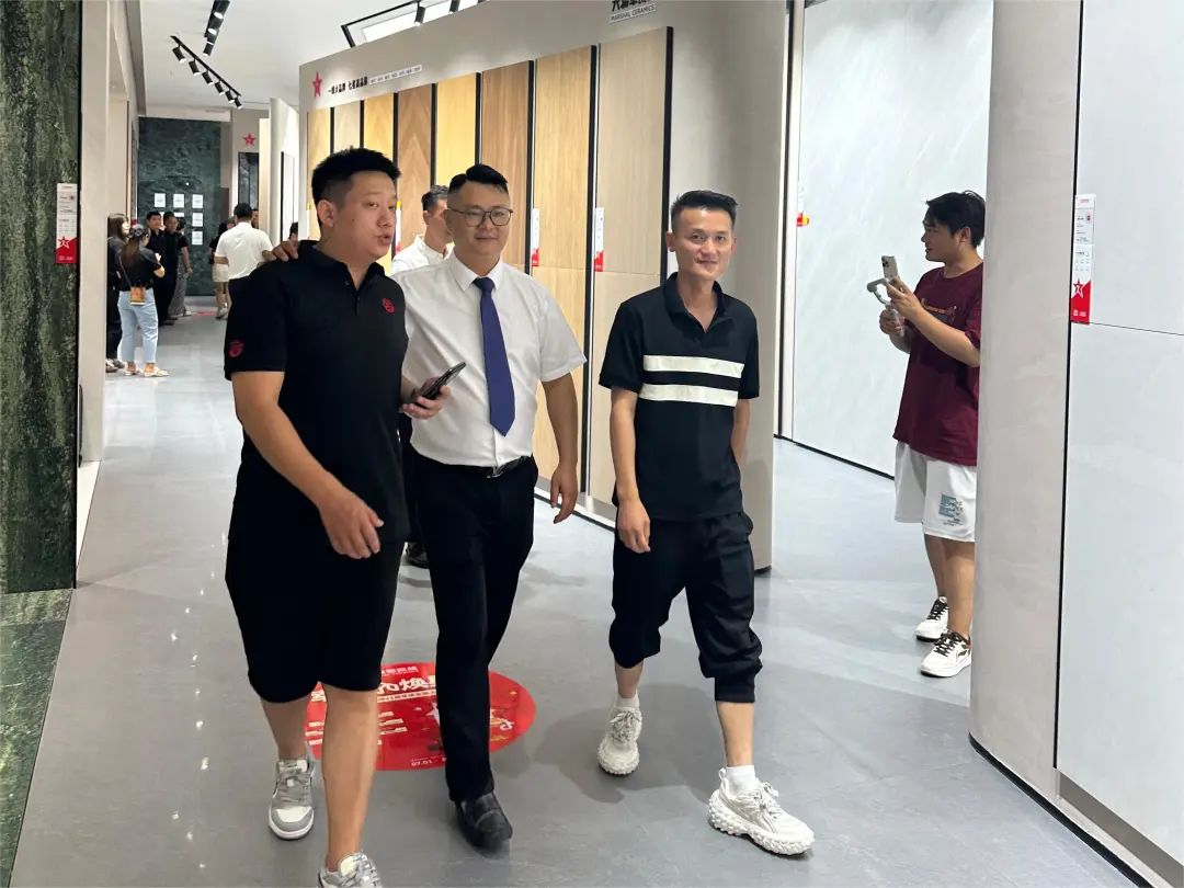 “將星閃耀 贏(yíng)戰終端”成都站：攜手共創(chuàng  )，智啟未來(lái)新篇章(圖17)